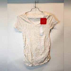 New Ingrid Maternity T-Shirt Animal Print V-Neck Ruched Short Sleeve Tee Size S